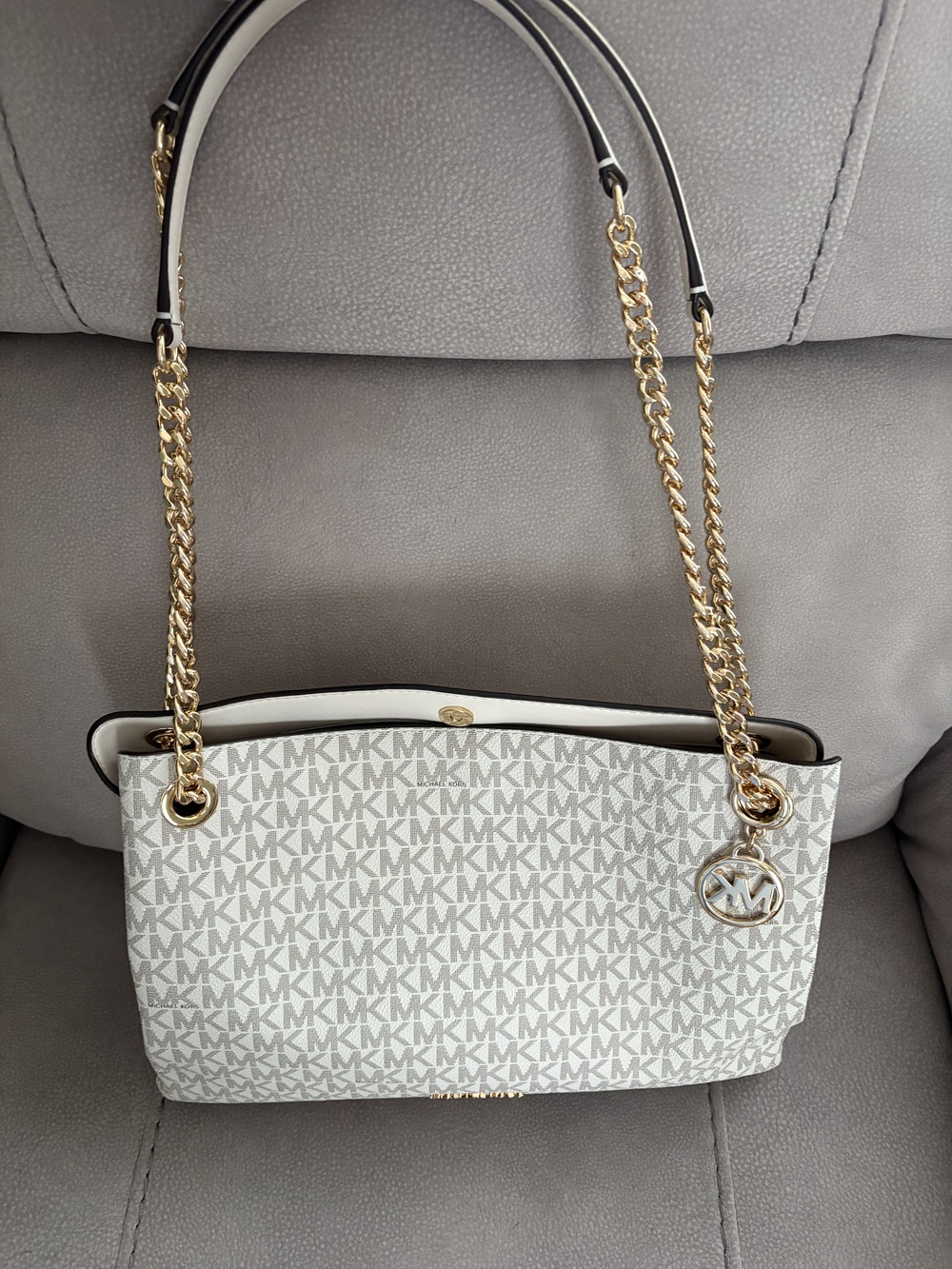 MICHAEL KORS MEDIUM CHRISTINA SIGNATURE LOGO TOTE